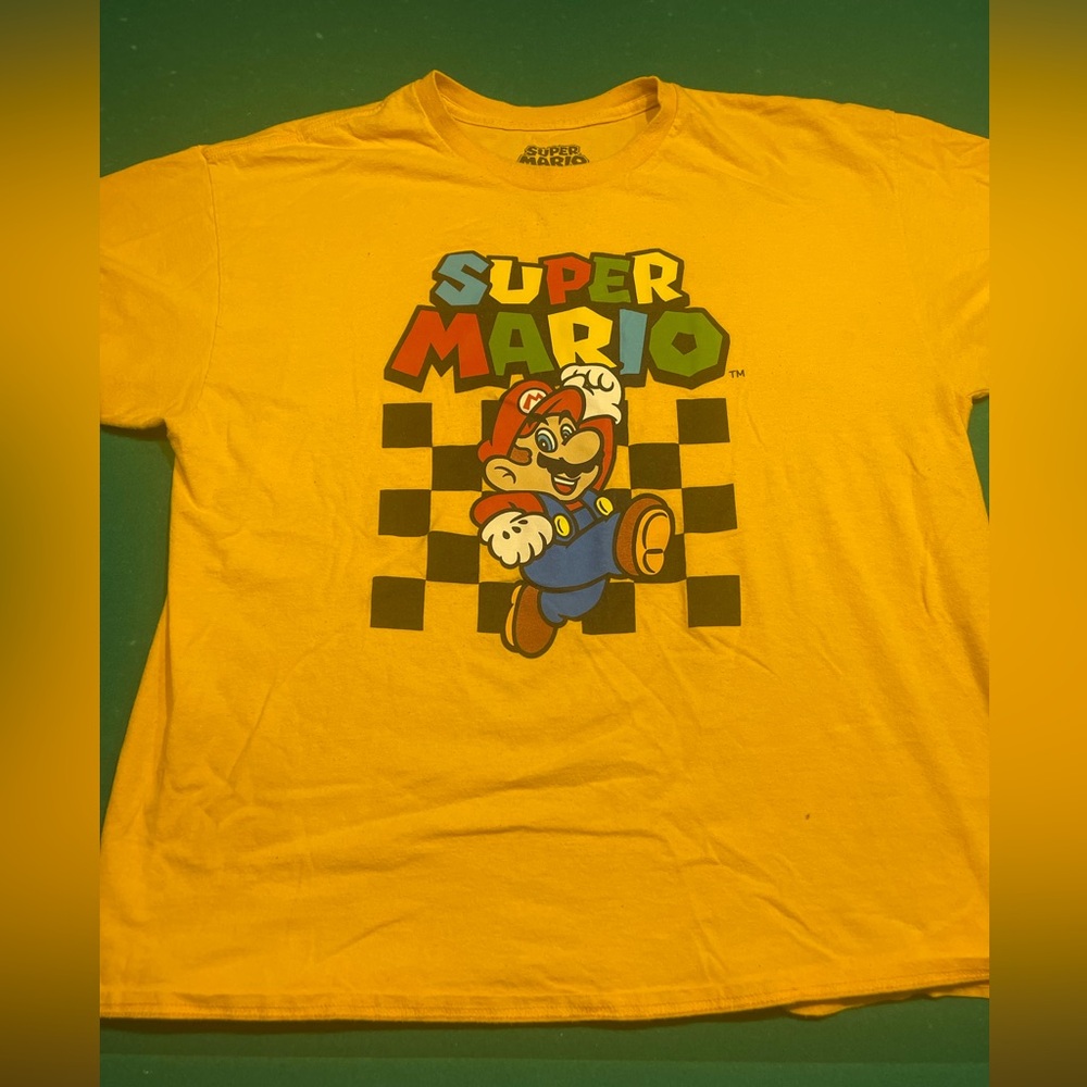 *RARE* Super Mario t shirt!